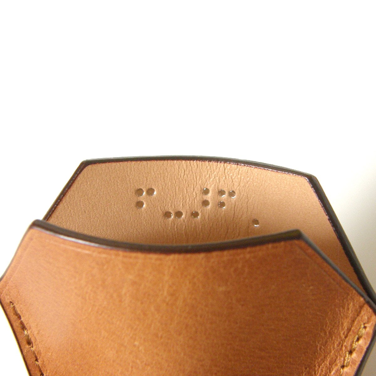 UNKNOWN PRODUCTS ／ アンノウンプロダクツ イタリア産 カウハイド