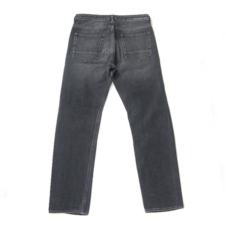 GOLDEN GOOSE DELUXE BRAND ／ ゴールデングース　デニムパンツ イタリア製 クラッシュデニム ダメージ加工 ジーンズ ジーパン ブラックデニム ｜ オールシーズン