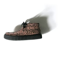 Clarks × Martine Rose ／ クラークス × マーティンローズ　CUR Torhill スネーク ワラビー レザー シューズ ピンク ｜ オールシーズン