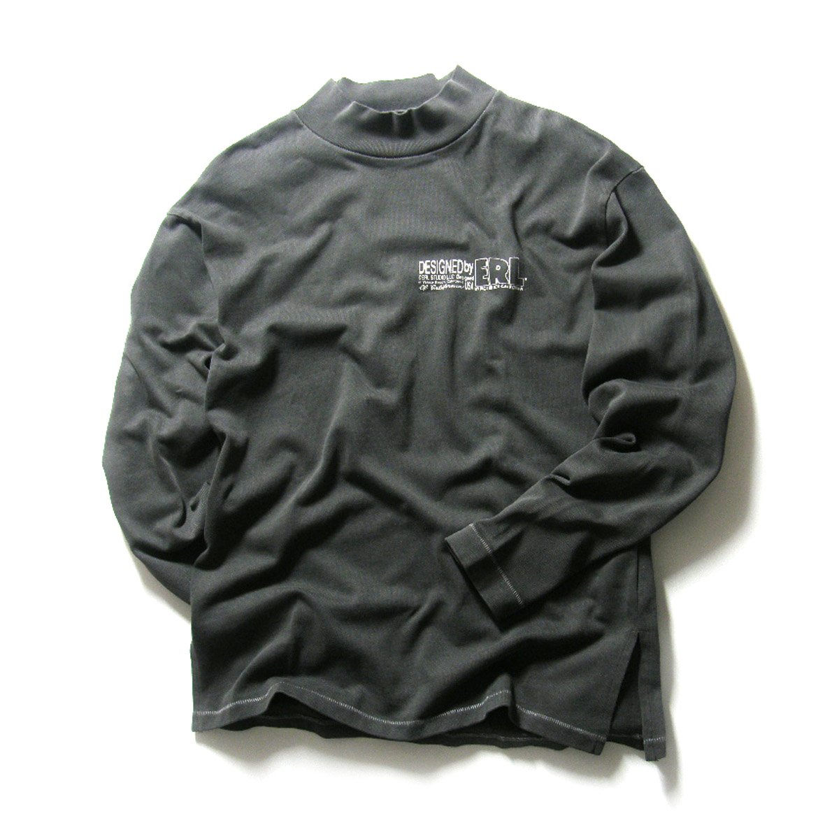 ERL ／ イーアールエル モックネックカットソー UNISEX MAKE BELIEVE E