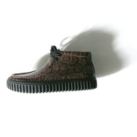 Clarks × Martine Rose ／ クラークス × マーティンローズ　CUR Torhill スネーク ワラビー レザー シューズ ブラウン ｜ オールシーズン
