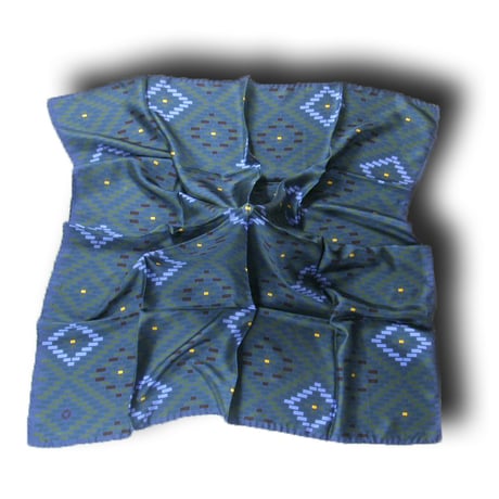JANE CARR / ジェーンカー　大判 シルク スカーフ イタリア製 ネイティブ柄 オルテガ柄 ブルー 草色 こげ茶 イエロー ブルーグリーン ジェーン カー