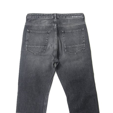 GOLDEN GOOSE DELUXE BRAND ／ ゴールデングース　デニムパンツ イタリア製 クラッシュデニム ダメージ加工 ジーンズ ジーパン ブラックデニム ｜ オールシーズン