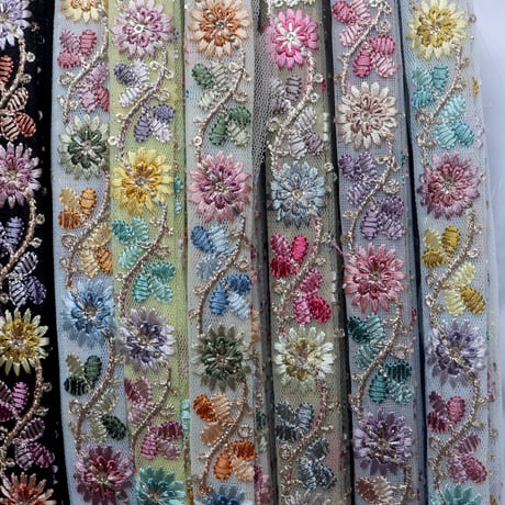インド刺繍リボン　1ロール