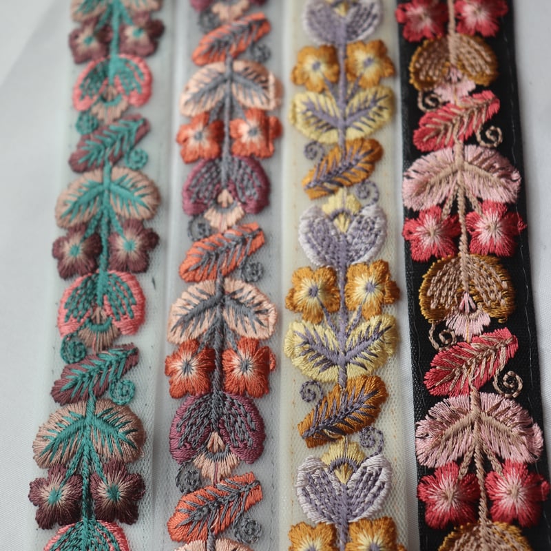 【在庫処分セール】インド刺繍リボン⭐︎まとめ売り⭐︎半ロール〜1ロール×7本 インド刺繍リボン 半ロール 1ロール | インド刺繍リボン arinco ribbon