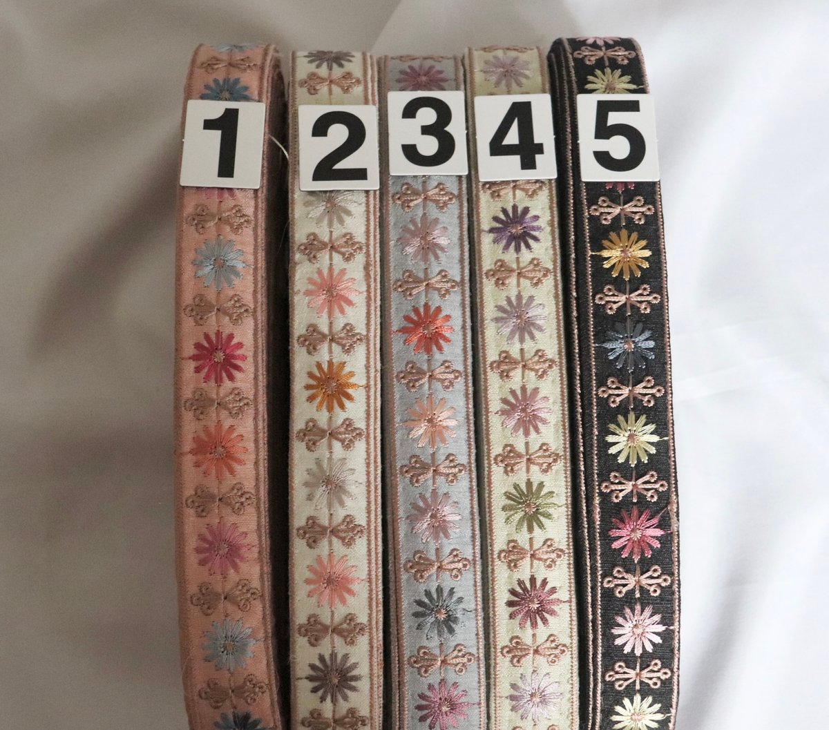 【在庫処分セール】インド刺繍リボン⭐︎まとめ売り⭐︎半ロール〜1ロール×7本 再販＆新色追加】インド刺繍リボン 1ロール | インド刺繍リボン arinco