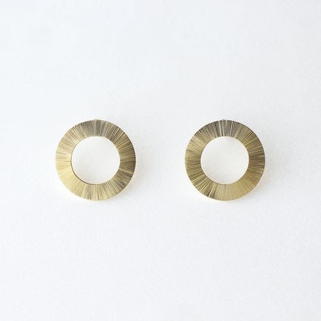 medallion wa-en post earrings brass S　　Gacha atelier８