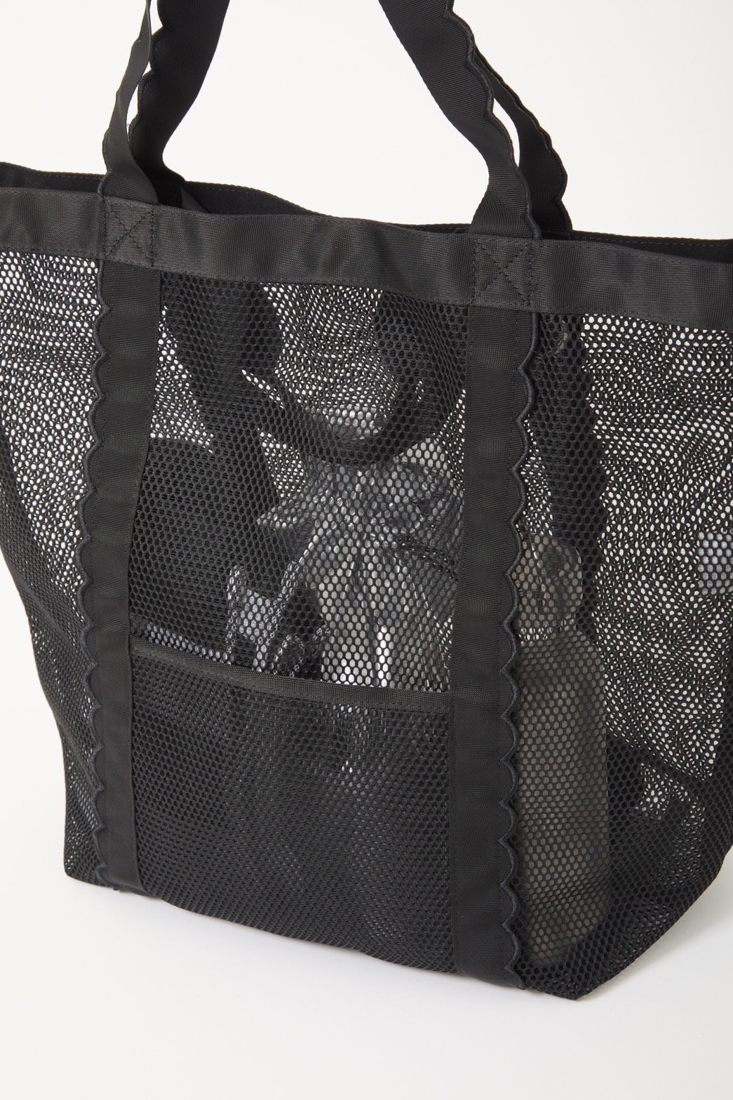 最終値下げ　elu エル　フルールトートバッグ　メッシュ　ブラック　刺繍 Fleur tote bag -MESH-Black | elu