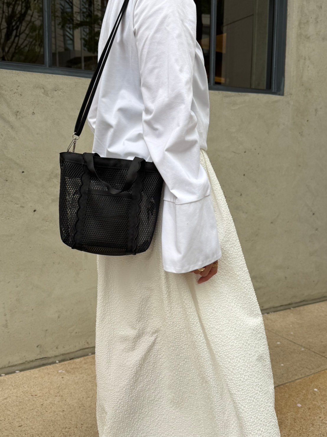 Fleur tote portable bag-MESH-Black | elu
