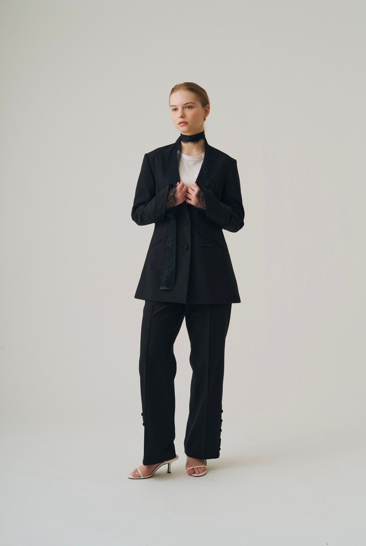 Victoria V collar Jacket Black | elu