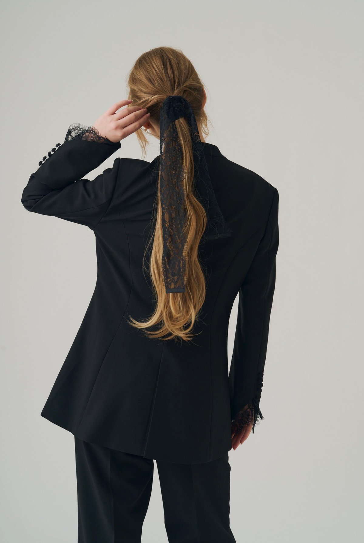 【美品】elu. Victoria V collar Jacket ブラック Victoria V collar Jacket Navy | elu