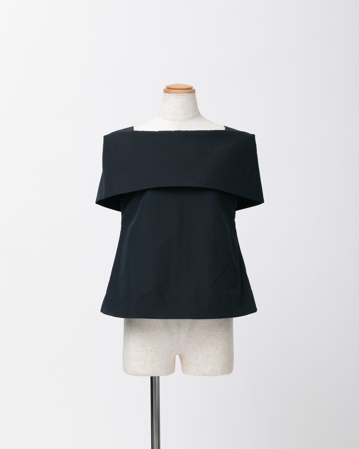 値下げ中　新品　タグ付き　オーロラブラウス　summer navy　elu Aurora blouse summer -navy- | elu