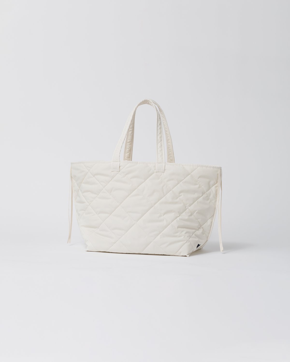 Reversi Bag Big-Jacquad & quilting Bag- White |