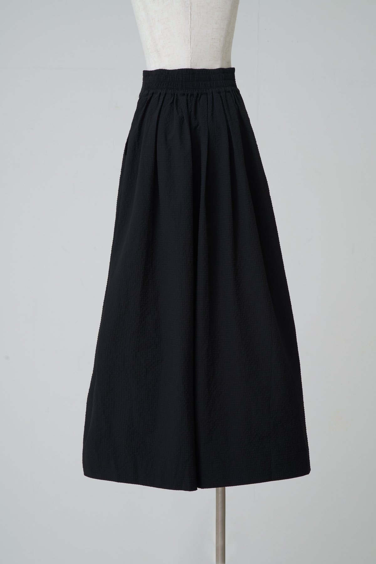 Suzan tack & gather skirt shape wide pants -Bla