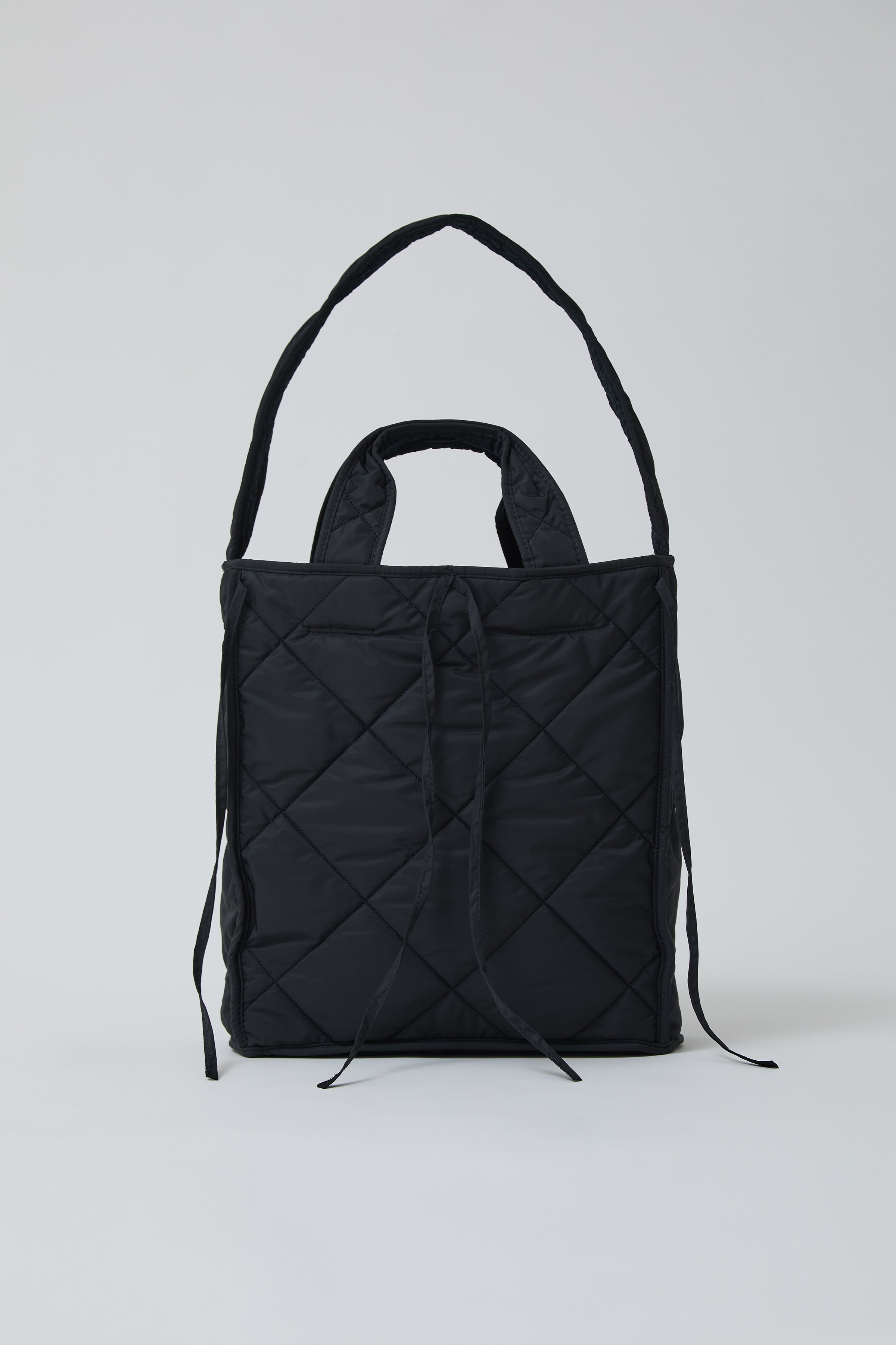 Reversi -Jacquad & quilting Bag- Black | elu
