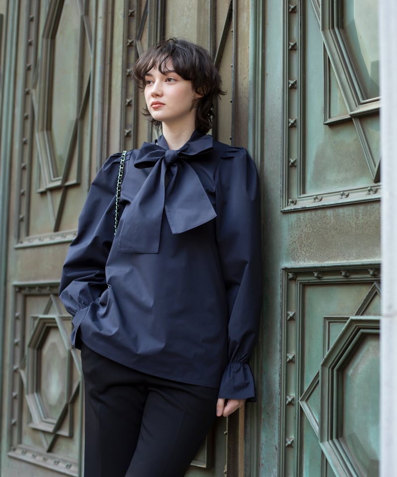 即納】Margaret blouse Navy | elu