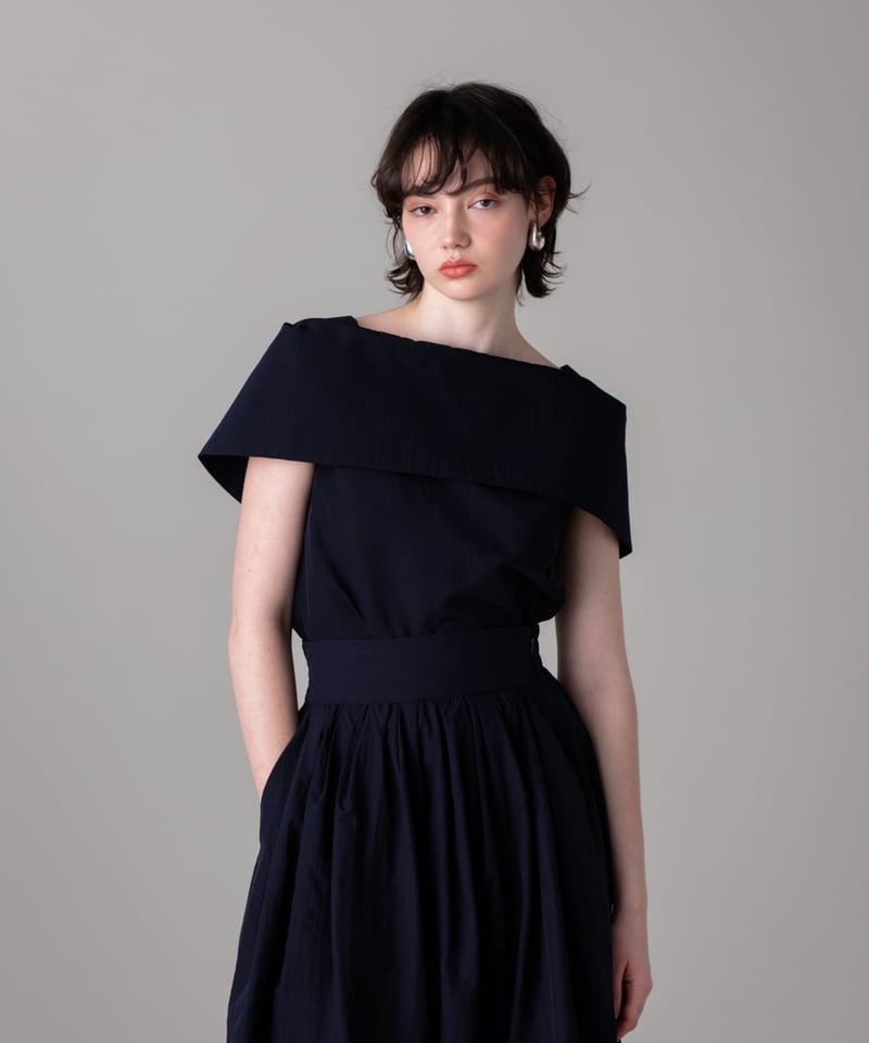 値下げ中　新品　タグ付き　オーロラブラウス　summer navy　elu 値下げ中 新品 タグ付き オーロラブラウス summer navy elu