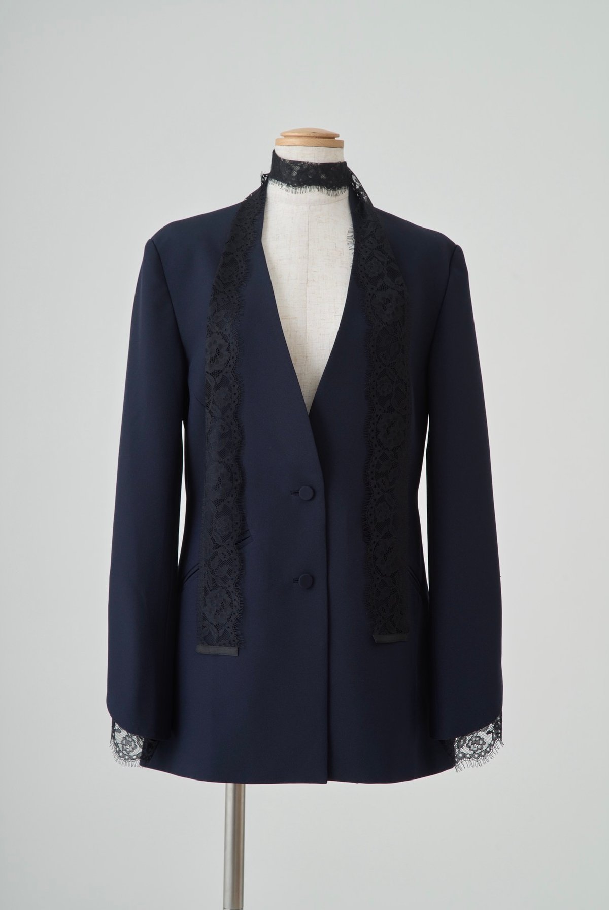 【美品】elu. Victoria V collar Jacket ブラック Victoria V collar Jacket Navy | elu