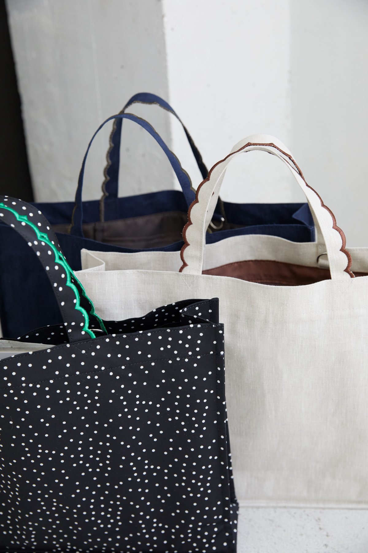 Fleur tote(medium) Navy | elu Fleur tote(medium) Navy | elu