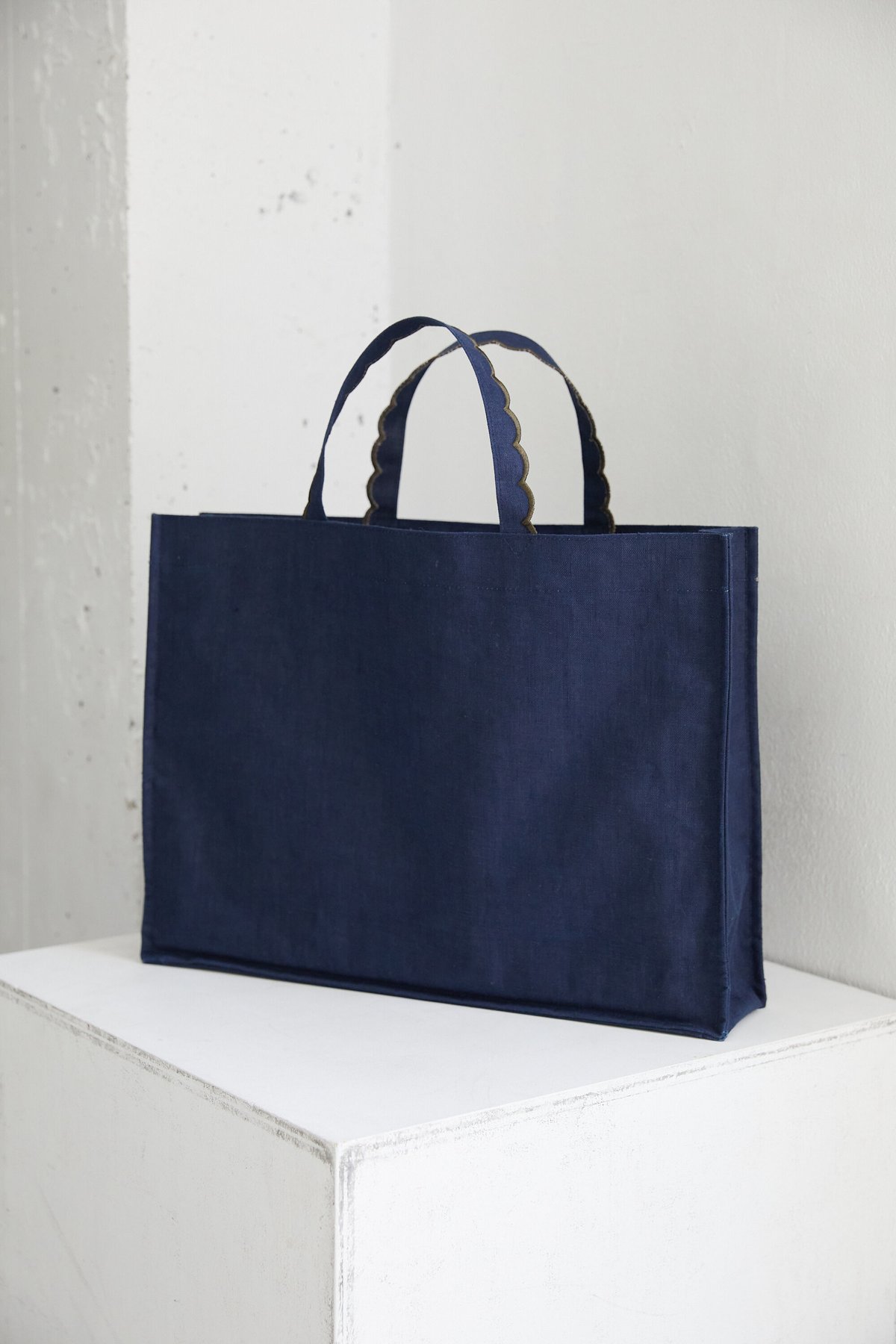 Fleur tote(medium) Navy Fleur tote(medium) Navy