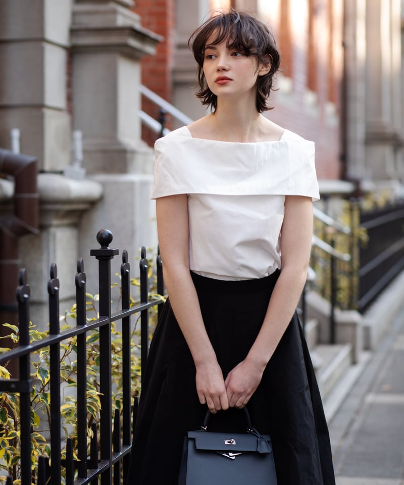 8/23まで。売切！新品タグ付き elu. エル オーロラブラウス 白 M Aurora blouse summer -white- | elu