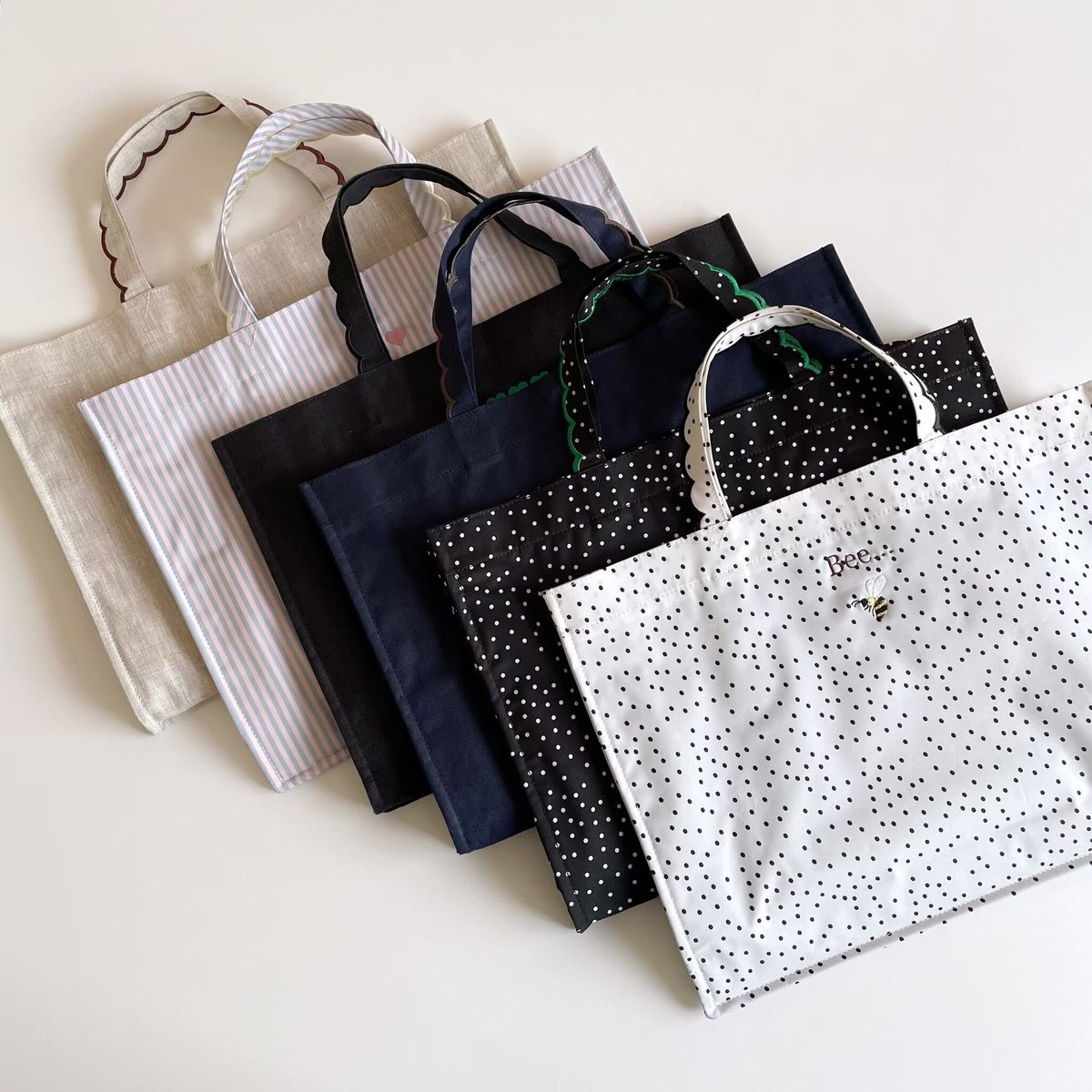 Fleur tote(medium) Dot White x Black | elu Fleur tote(medium) Dot White x Black | elu