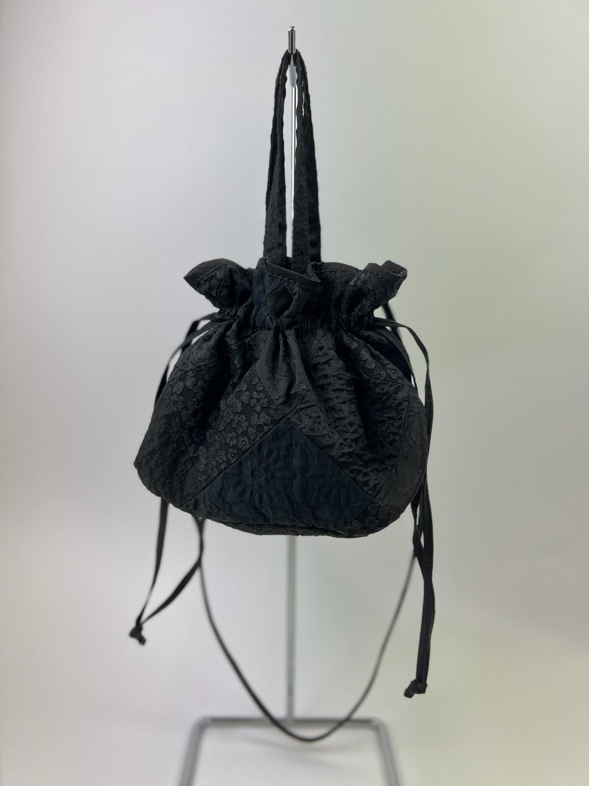 elu. 巾着　ショルダー　ブラック　パッチワーク Patch -Kinchaku- Black | elu