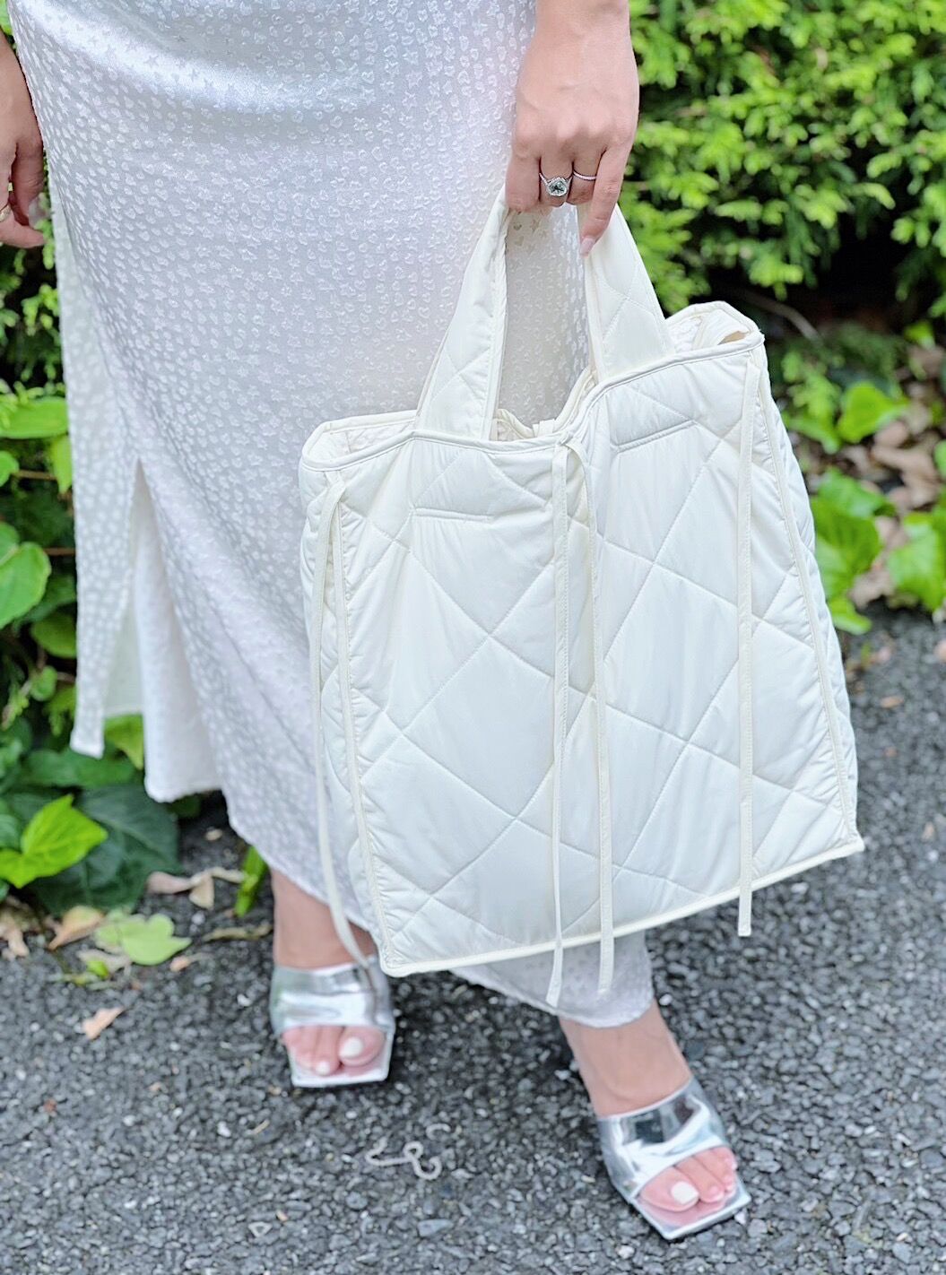 Reversi -Jacquad & quilting Bag- White | elu