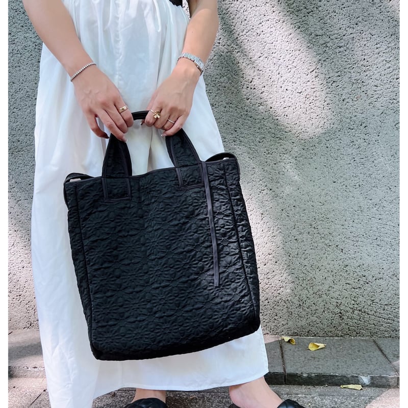 Reversi -Jacquad & quilting Bag- Black | elu