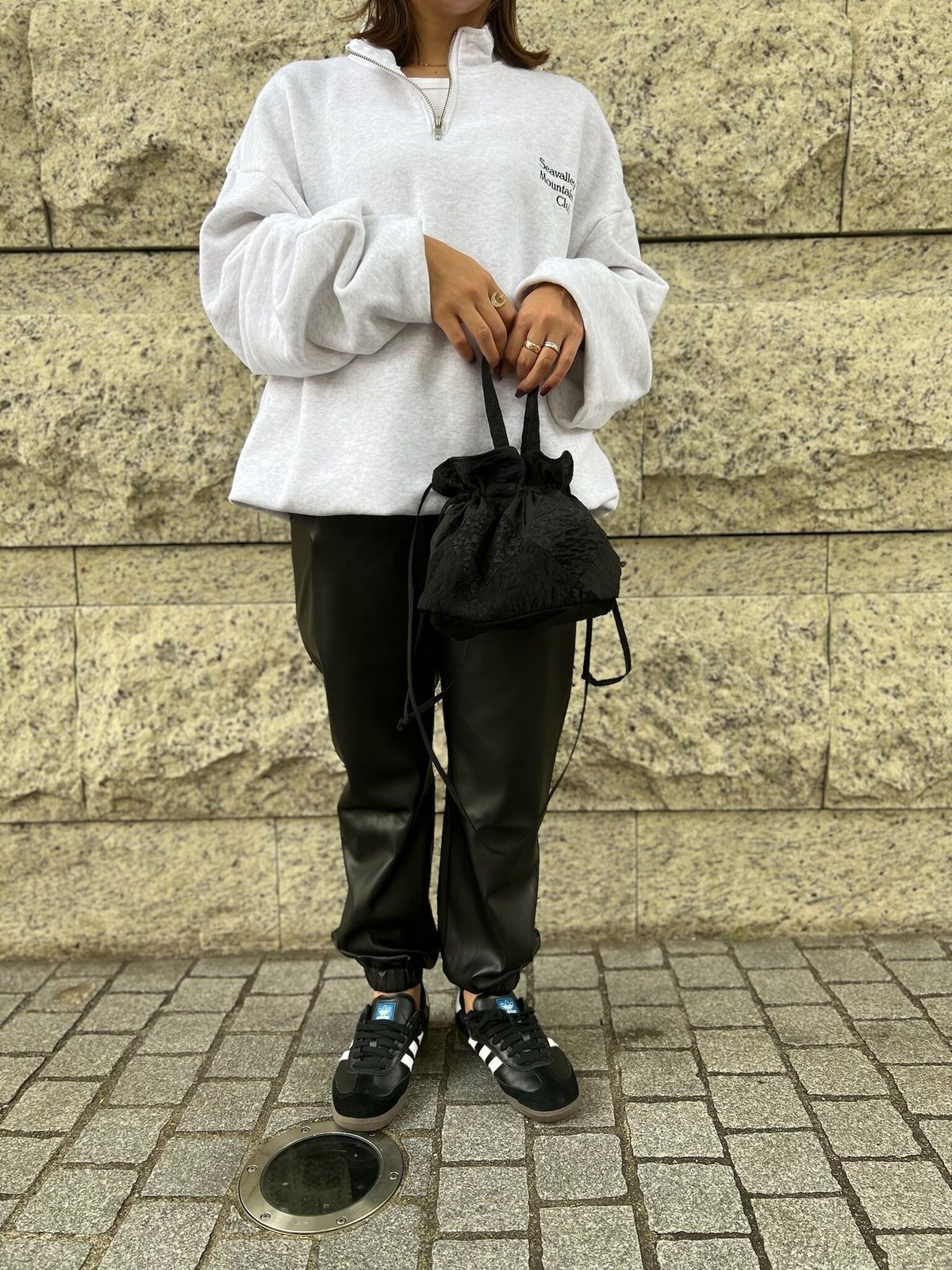 elu. 巾着　ショルダー　ブラック　パッチワーク elu. 巾着 ショルダー ブラック パッチワーク - メルカリ