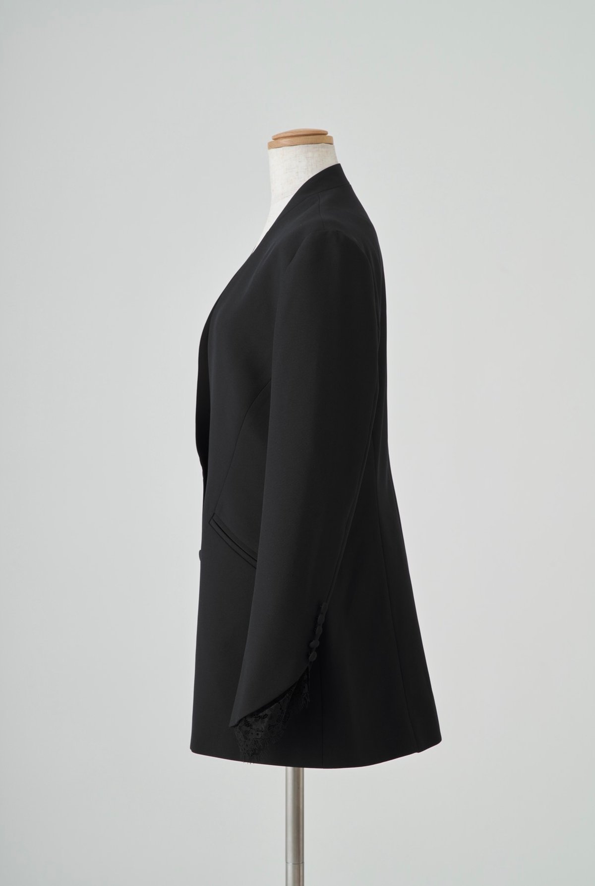 【美品】elu. Victoria V collar Jacket ブラック Victoria V collar Jacket Black | elu