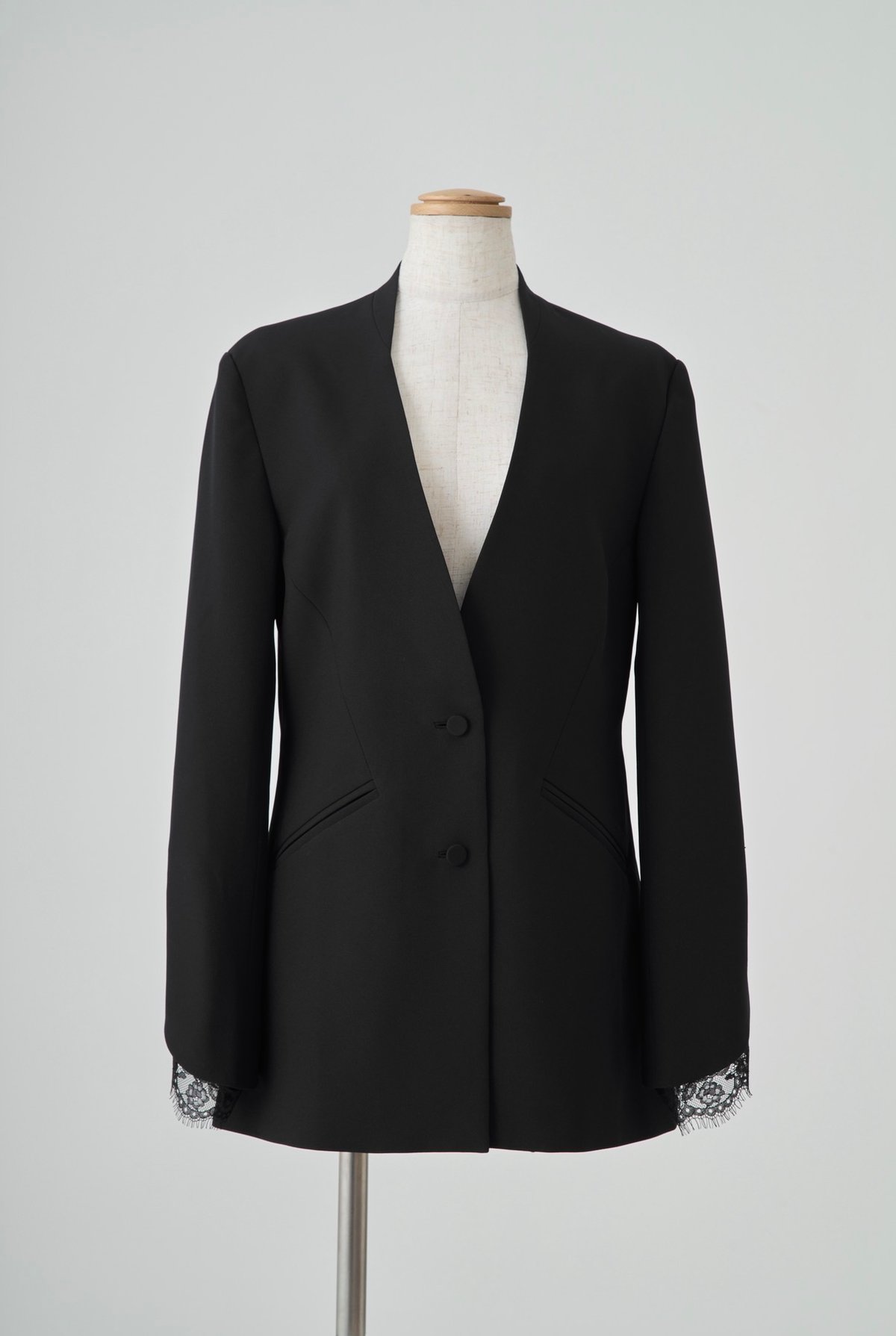 【美品】elu. Victoria V collar Jacket ブラック Victoria V collar Jacket Black | elu