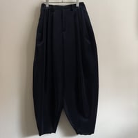 TENNE HANDCRAFTED MODERN　３tuckテーパードパンツ べルベットネイビー