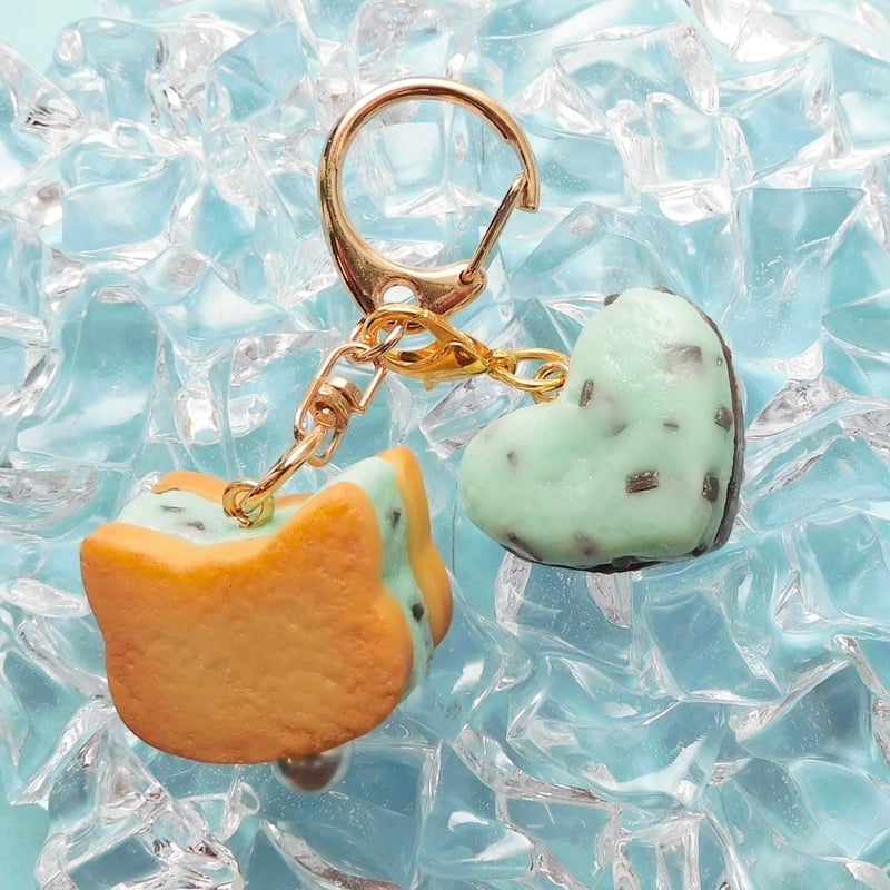 キーホルダー　マカロン　クリームサンド　トゥンカロン　ペパーミントココアクッキー キーホルダーマカロンクリームサンドトゥンカロンペパーミント