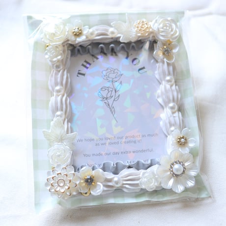 ホワイトグレーのトレカケース
