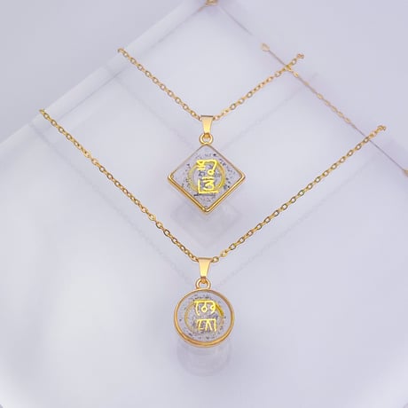 ちいさな菱星（星宿り）｜菱形ミニフレームペンダントのギベオン入り龍体２文字