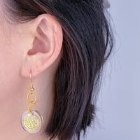 いのりの耳環・小（星宿り）｜丸形リング小サイズのギベオン入りフックピアス
