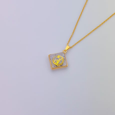 ちいさな菱星（星宿り）｜菱形ミニフレームペンダントのギベオン入り龍体２文字