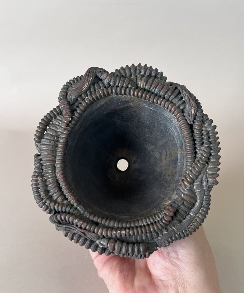 超構造体鉢・天回：蜂20 | どろどろかぶり｜ハンドメイド植木鉢の販売