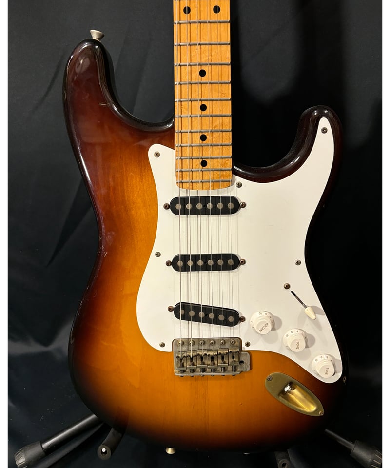 SCHECTER TRAD-ST、ゴールド、2002年製、ストラト、使用感小美品 SCHECTER 2002年製 TRAD-ST - Gold | Blue Guitars Online Store