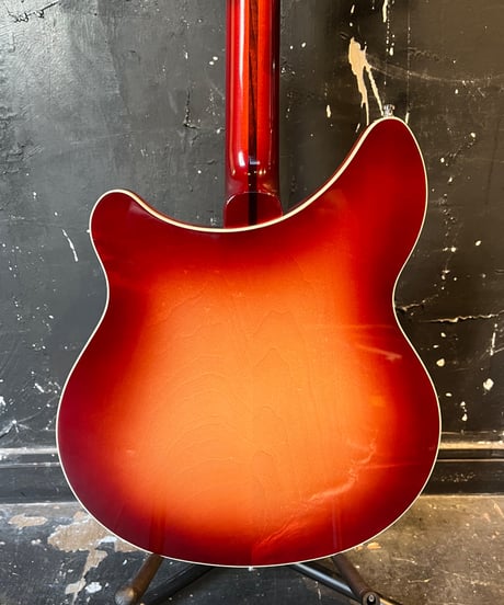 Rickenbacker 330-12