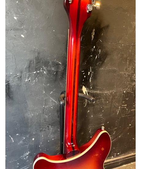 Rickenbacker 330-12