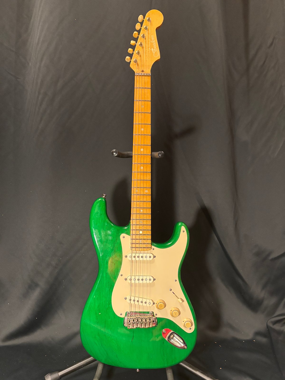 FREEDOM CUSTOM GUITAR RESEARCH ST 2006年製 オーダー品！