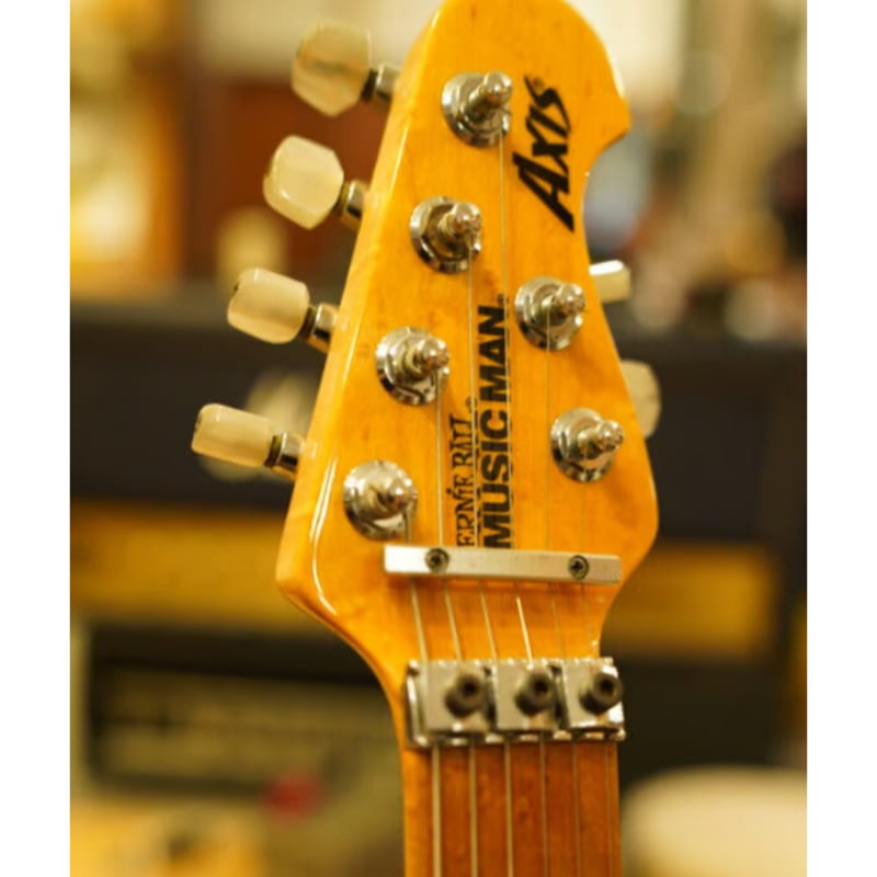 OLP ギター　MUSICMAN  axis Music Man Axis vs. OLP MM1: The Revenge - YouTube