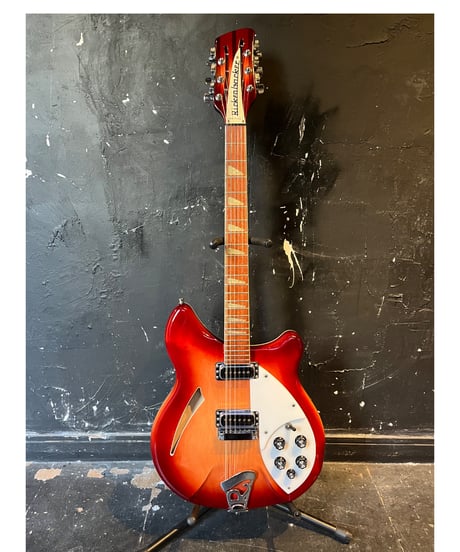 Rickenbacker 330-12