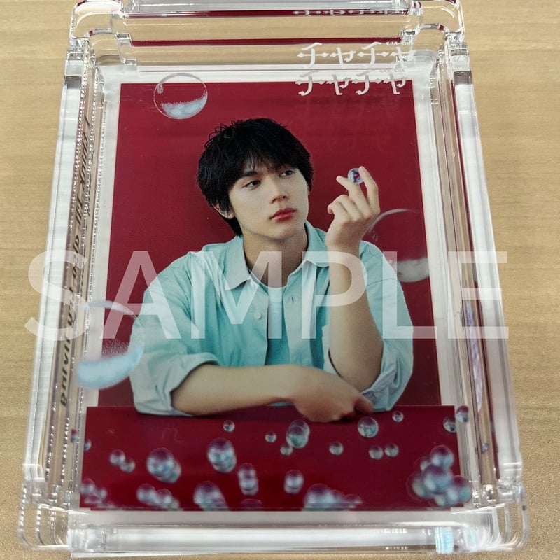 伊藤万理華・中川大志アクリルスタンド（多層アクリル商品