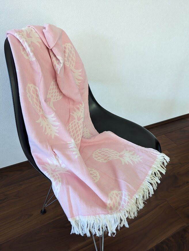 可愛いピンクパイナップル★ピンクロープチェーン付き★ハワイ直輸入★ 可愛いピンクパイナップル☆ピンクロープチェーン付き☆ハワイ直