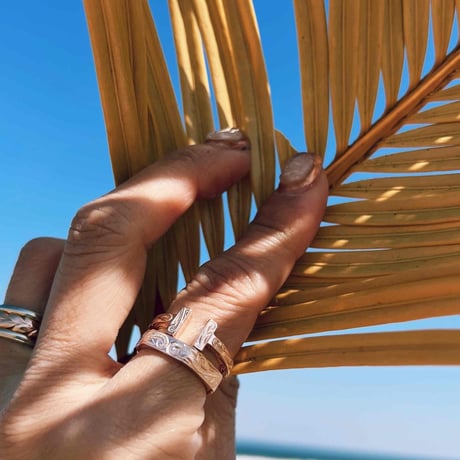 -- Scroll double T Ring --