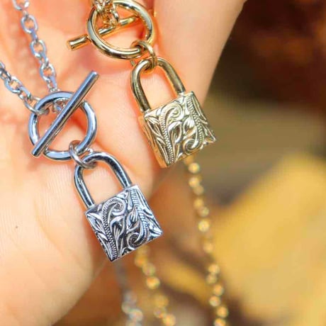 -- Padlock pendant --