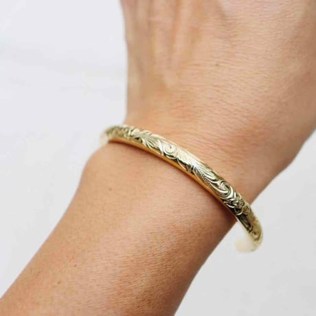 -- Round bangle --